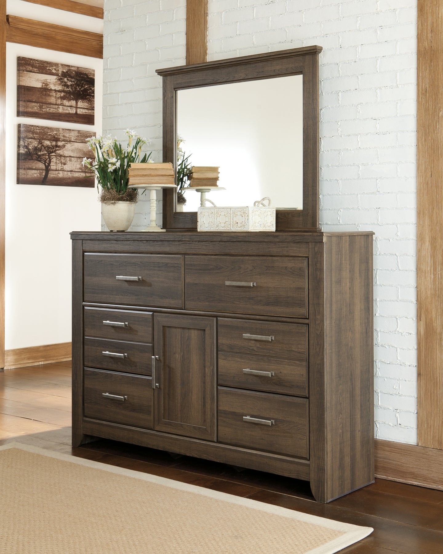 Juararo King/California King Panel Headboard with Mirrored Dresser and 2 Nightstands