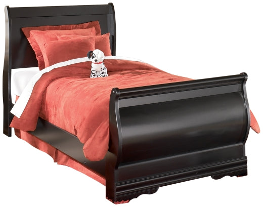 Huey Vineyard Twin Sleigh Bed with Mirrored Dresser