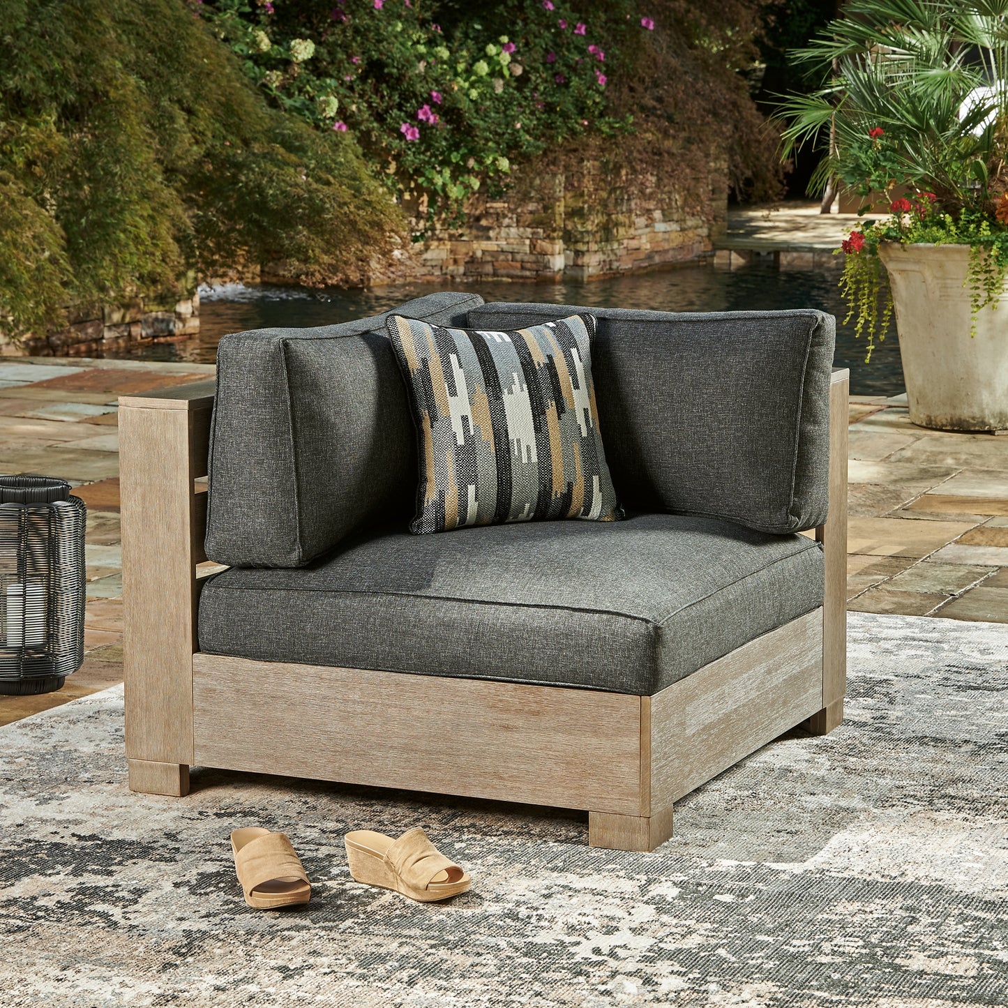 Citrine Park 4-Piece Outdoor Sectional with Ottoman