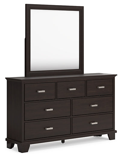 Covetown Queen Panel Bed with Mirrored Dresser, Chest and 2 Nightstands