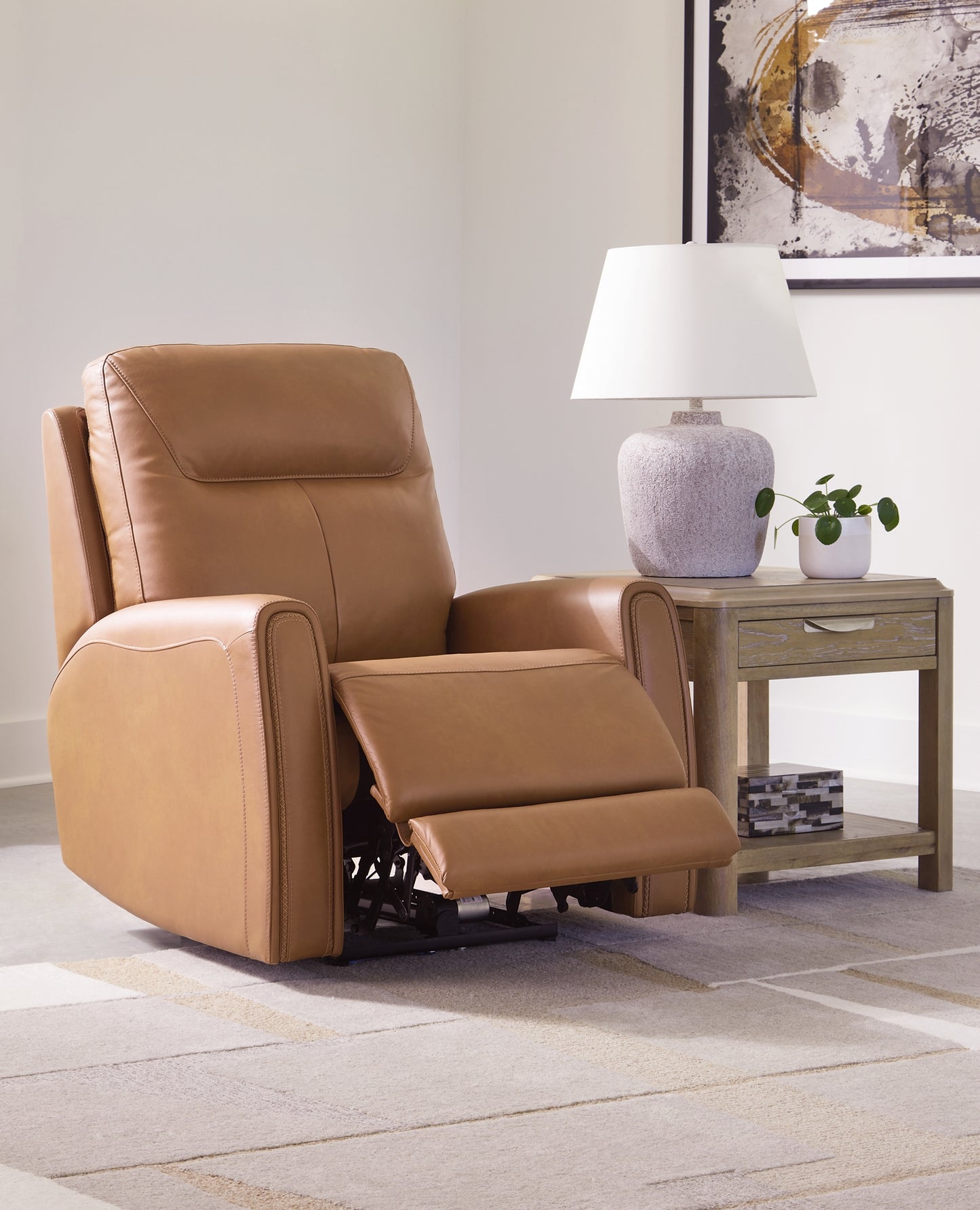 Tryanny PWR Recliner/ADJ Headrest